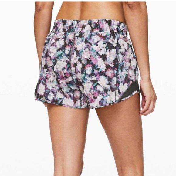 Lululemon Hotty Hot Short II *2.5" Utopia Multi / Deep Phantom - Picture 6 of 6